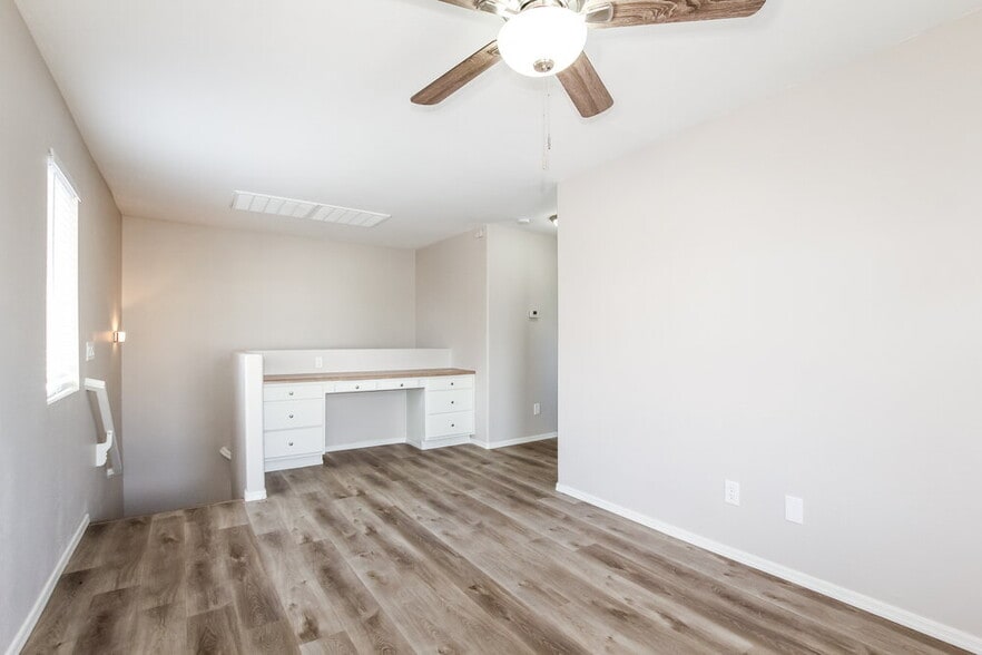 Building Photo - 2408 S 90th Glen