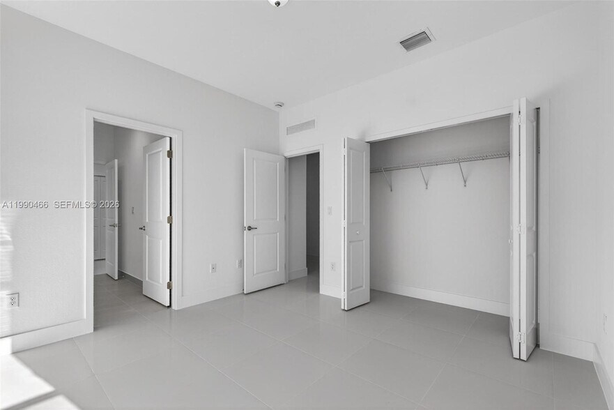 Building Photo - 15441 SW 20th Ln