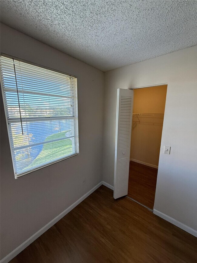 Building Photo - 1253 SW 46th Ave