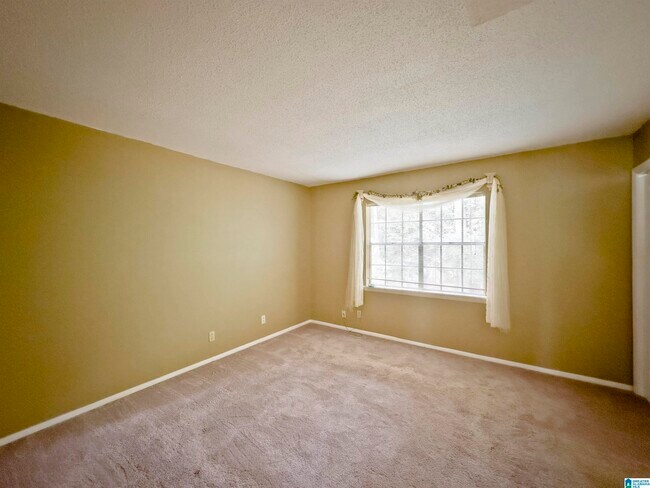 Building Photo - 836 Beacon Pkwy E