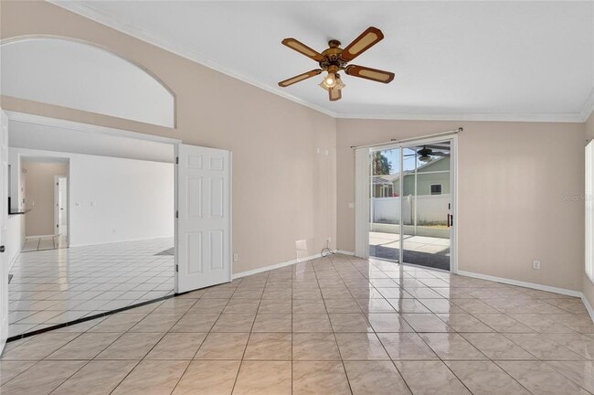 Building Photo - 4517 Oak River Cir