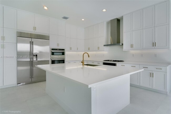 Building Photo - 8095 Crystal Downs Ave