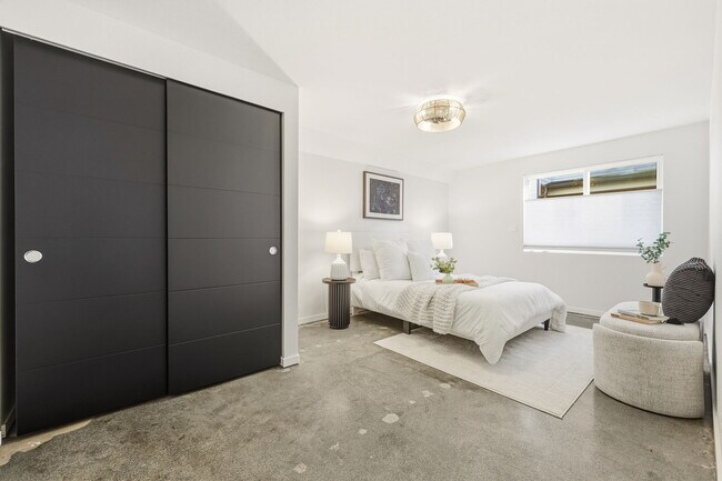 Building Photo - 7922 9th Ave SW