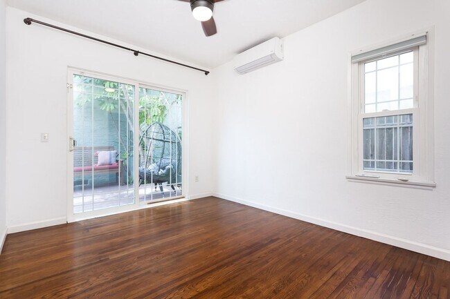 Building Photo - 4762 E Mountain View Dr