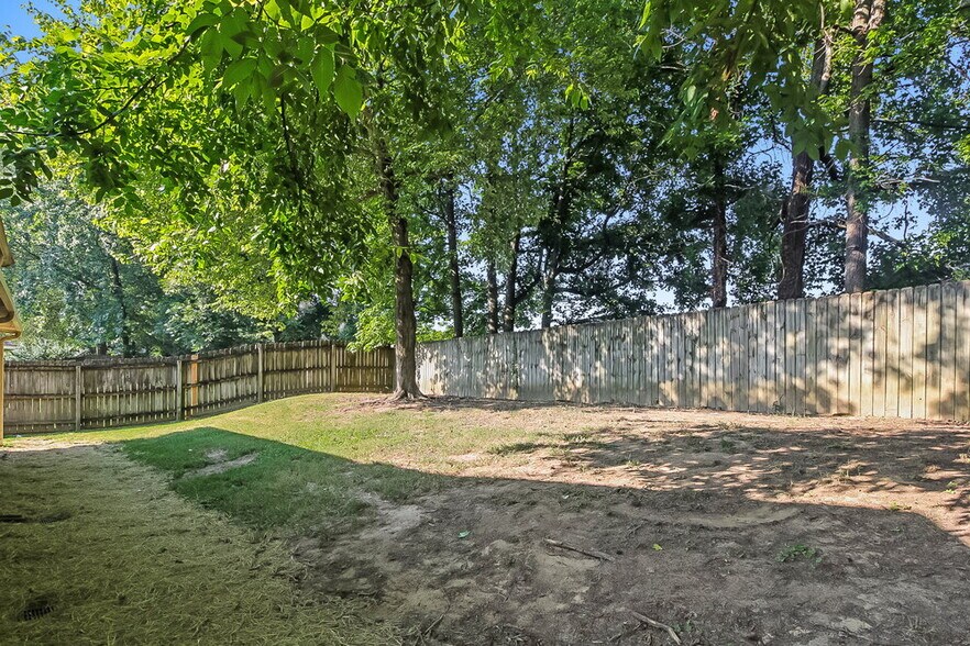 Building Photo - 455 Timber Way S