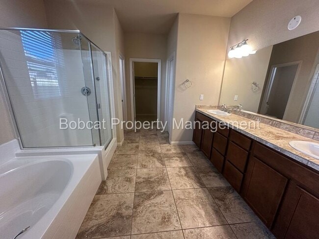 Building Photo - 1108 Fiore Ct