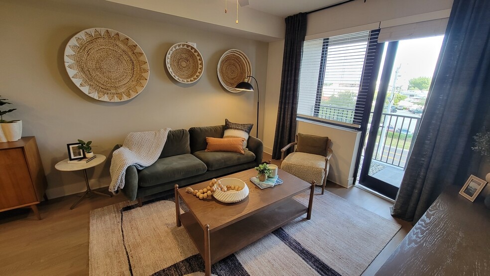 Building Photo - 6833 SW 28th Ter