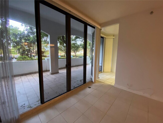 Building Photo - 3640 Yacht Club Dr