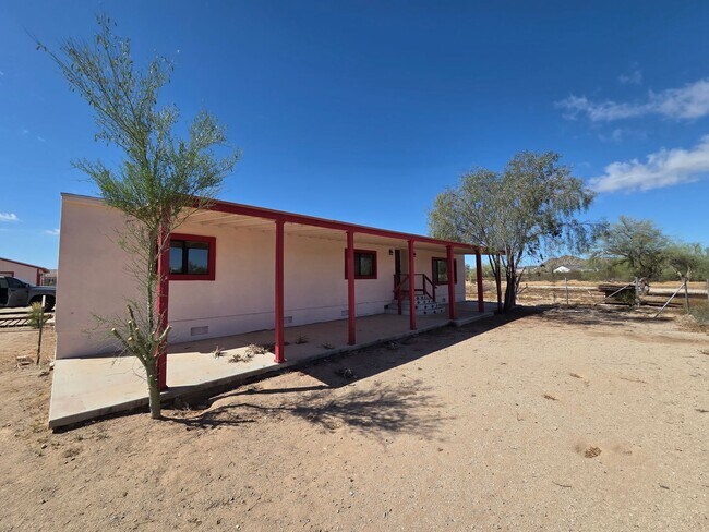 Building Photo - Queen Creek 3 bed / 2 bath on just under 5 Acres! No HOA!