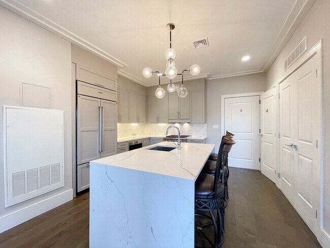 Building Photo - 214 Market St