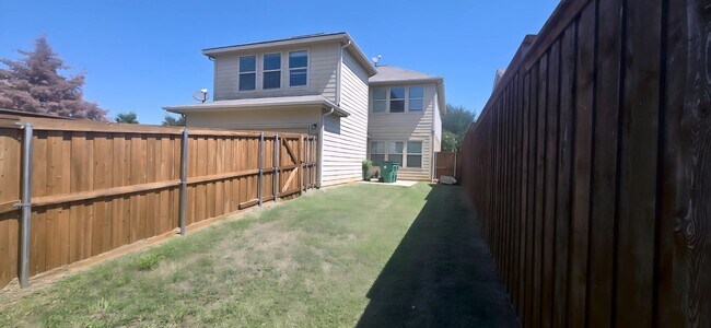 Building Photo - 160 Wild Rose Ct