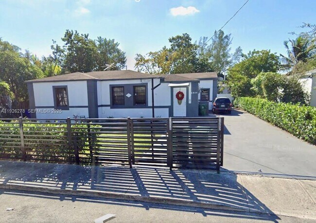 Primary Photo - 1350 NW 52nd St