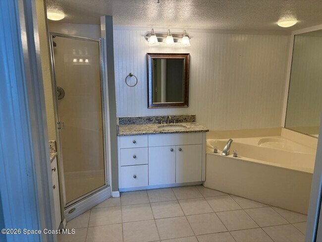 Building Photo - 104 Riverside Dr