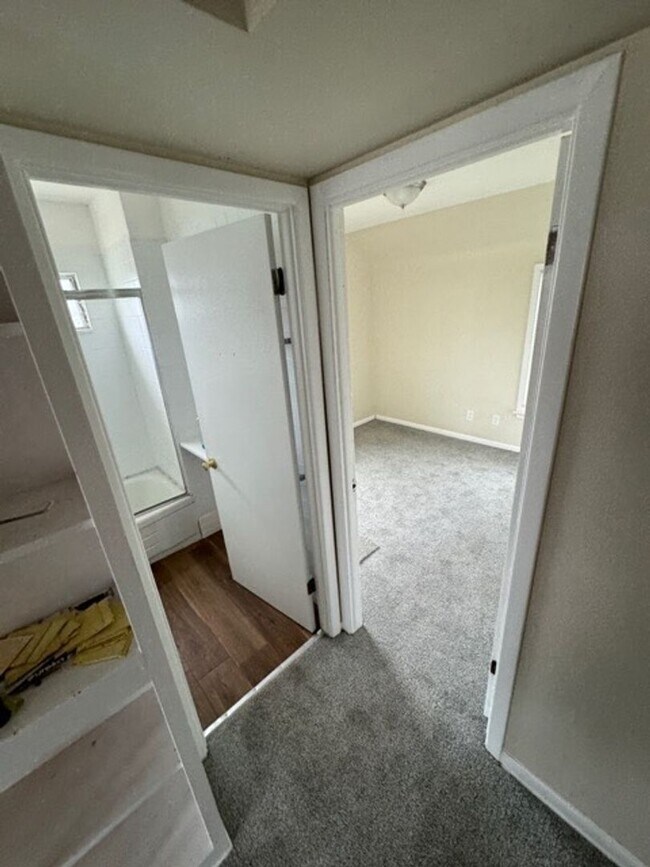 Building Photo - Charming 3-Bedroom Property in Prime Location