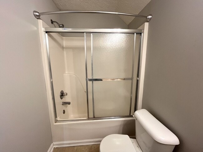 Building Photo - Flexible 4-Bed Home on Corner Lot in Evergreen Farms