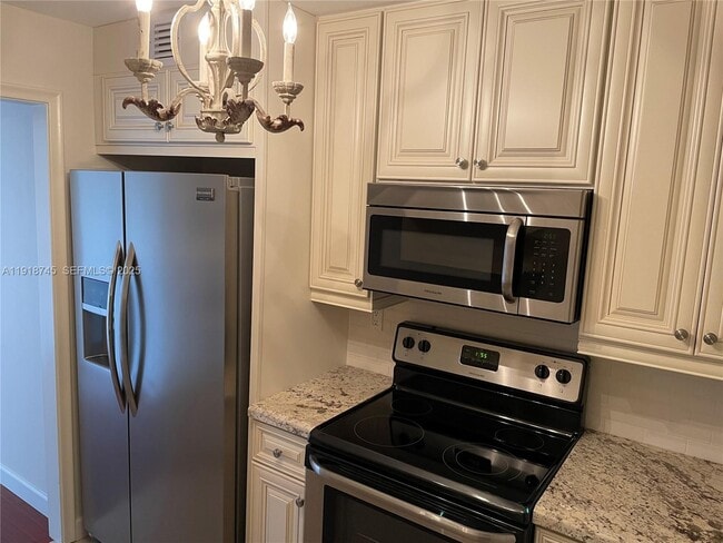 Building Photo - 625 Biltmore Way