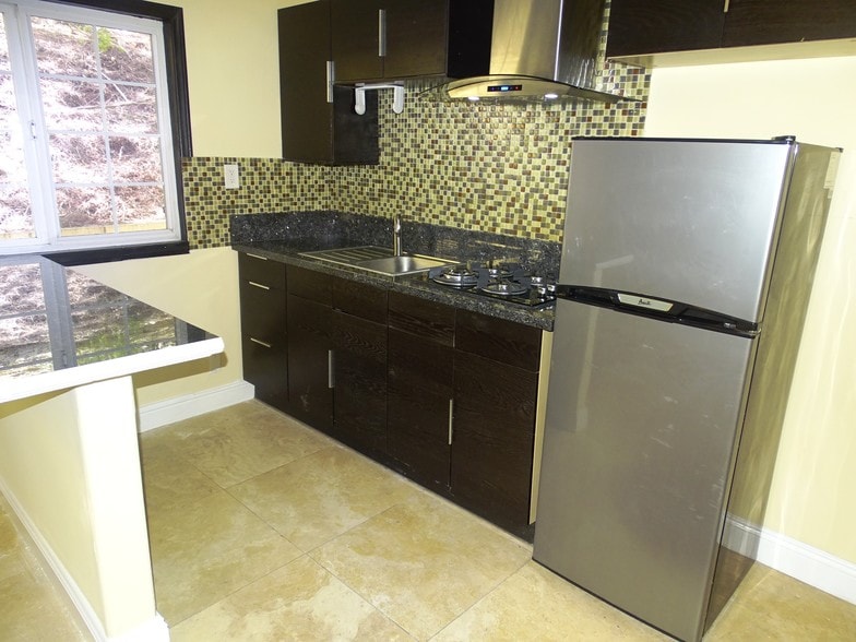 Building Photo - 5541 Shirley Ave