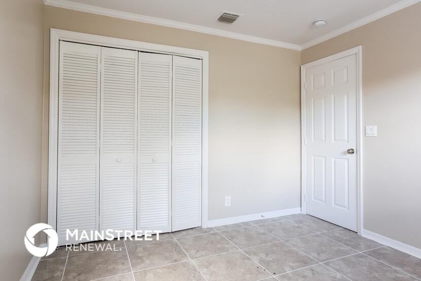 Building Photo - 848 Arlington Dr