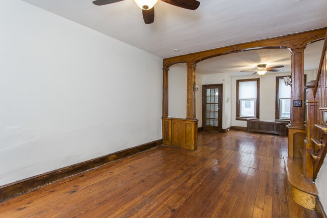 Building Photo - 202 Baldwin St