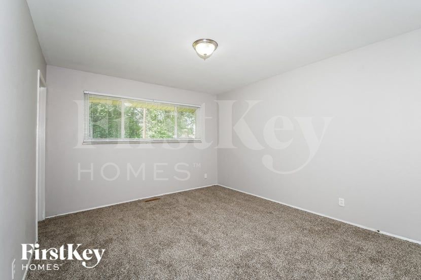 Building Photo - 1335 Pepperhill Dr