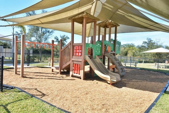 Building Photo - 3524 Carriage Pointe Cir