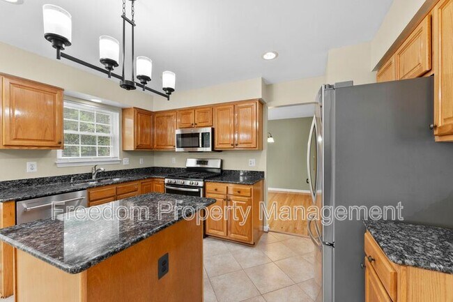 Building Photo - 9140 Worthington Dr