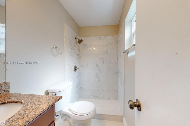 Building Photo - 841 SW 63rd Ave