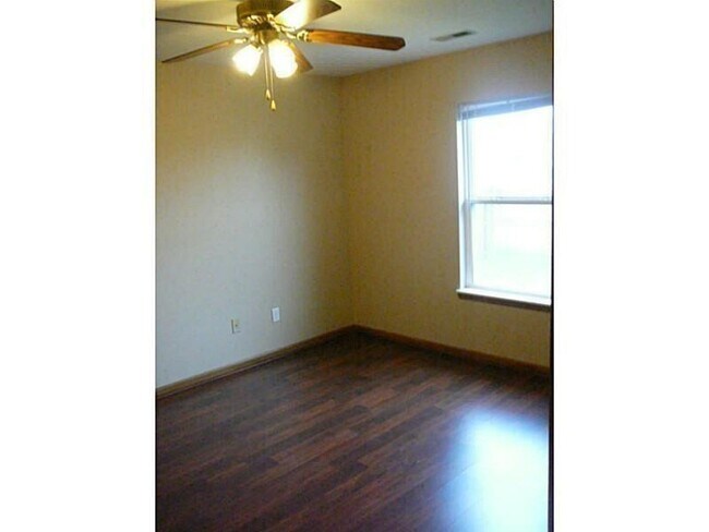 Building Photo - 6209 Pinnacle Blvd