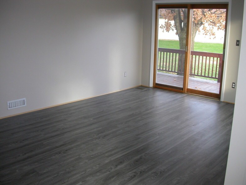 Building Photo - 5645 NY-5