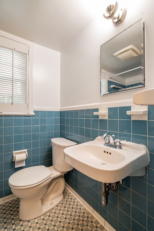 Building Photo - MUST SEE! Cozy Corner Cape in Chevy Chase is Move-in Ready!