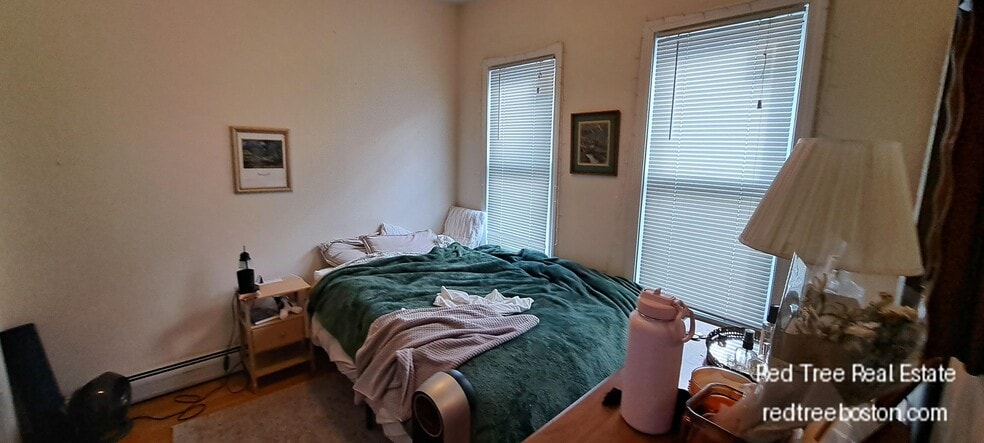 Building Photo - 143 Hillside St