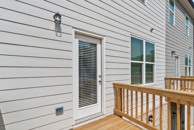 Building Photo - Brand New 3 Bedroom Townhome in Atlanta!