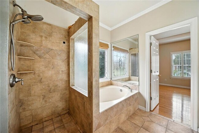 Building Photo - 3966 Kendall Cove