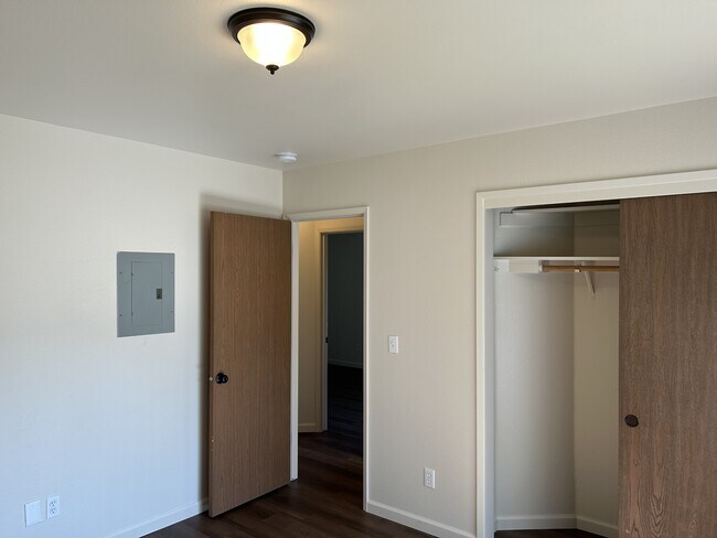 Building Photo - 1333 Glenbrook Way