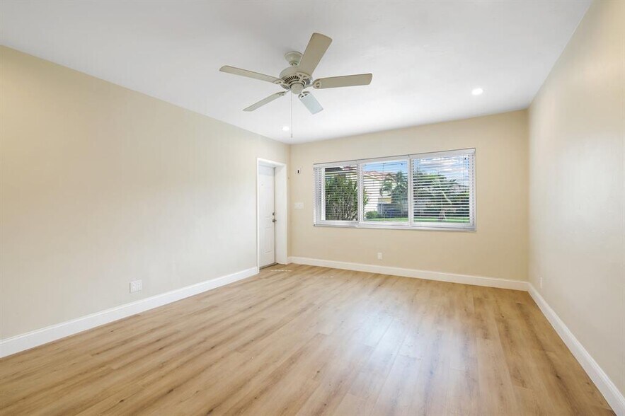 Primary Photo - 1209 NE 18th Ave