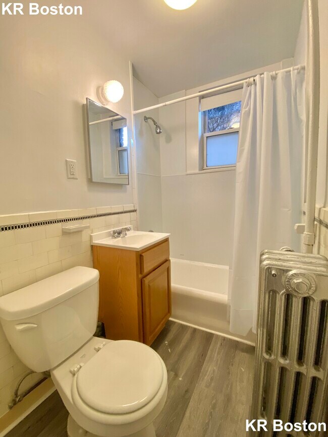 Building Photo - 1662 Commonwealth Ave