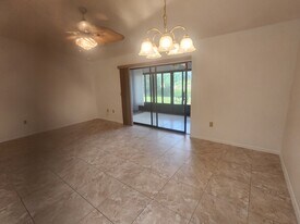 Building Photo - 26186 Northern Cross Rd