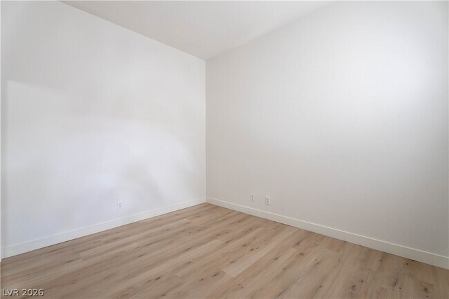 Building Photo - 356 Seine Way