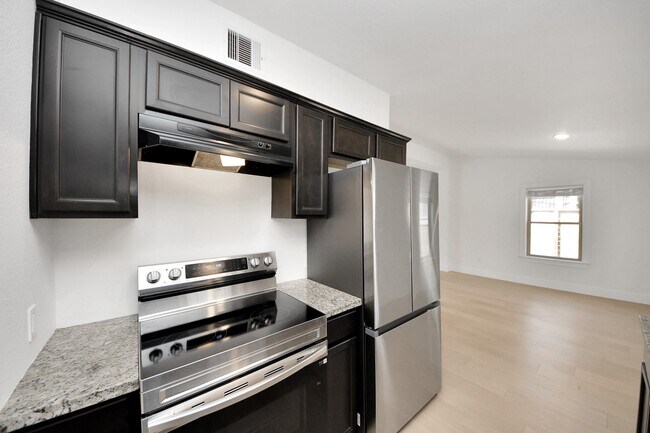 Building Photo - 10804 Longleaf Dr