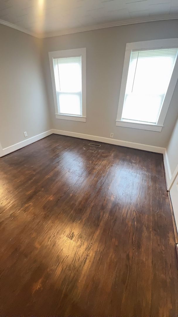 Building Photo - 505 E 5th St