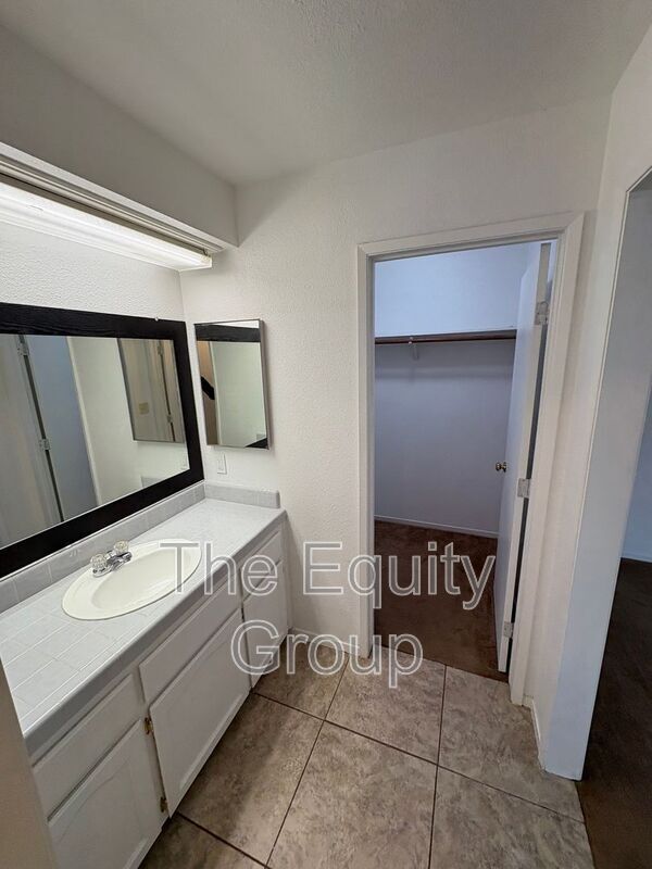 Building Photo - 1195 Santa Cruz Ave