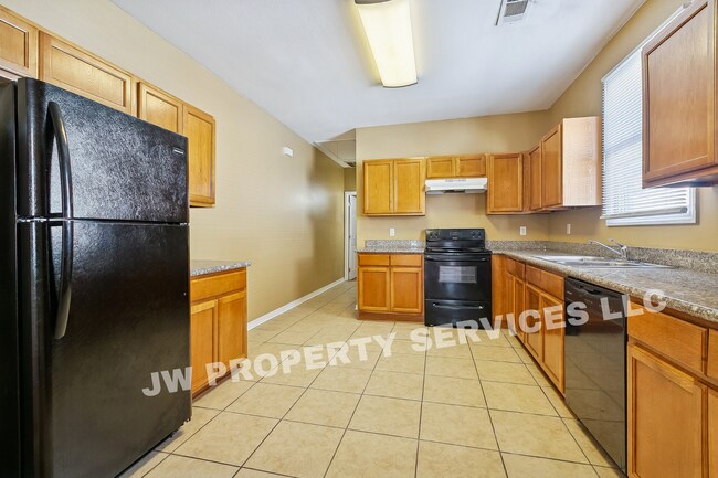 Building Photo - 2522-24 N. Tonti St.