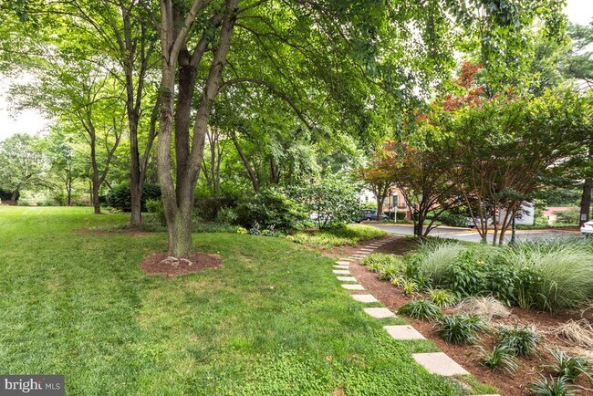 Building Photo - 3101 New Mexico Ave NW