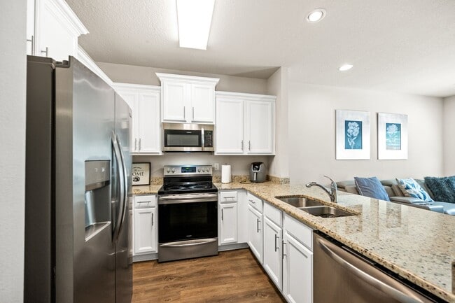 Building Photo - NEW LOW PRICE!!