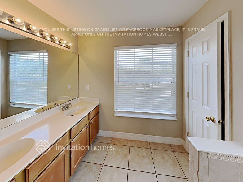 Building Photo - 16106 Bridgepark Dr