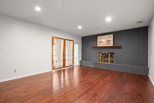 Building Photo - 611 Virginia Dr