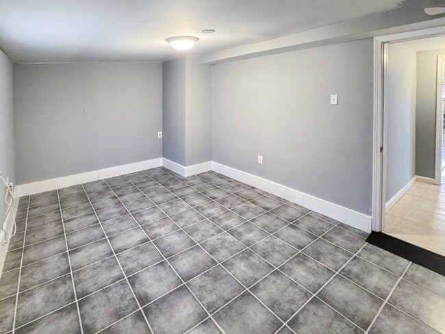 Building Photo - 2822 Elizabeth St