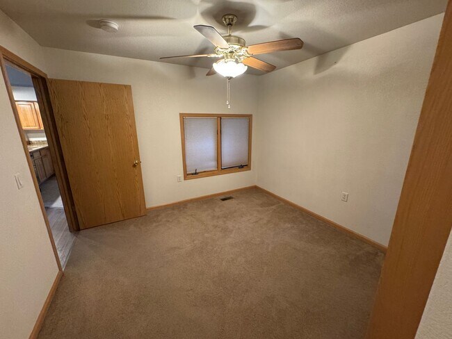 Building Photo - Spacious 4-Bed 3-Bathroom House in North Fort Collins