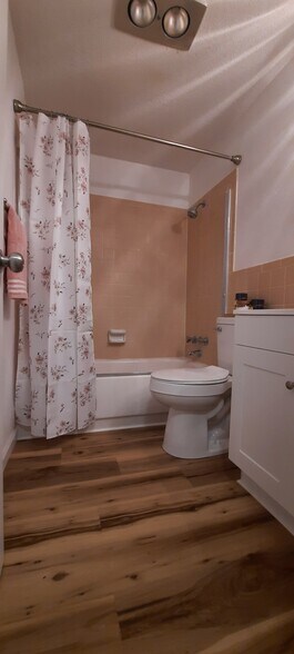 Building Photo - 4951 Elkner St