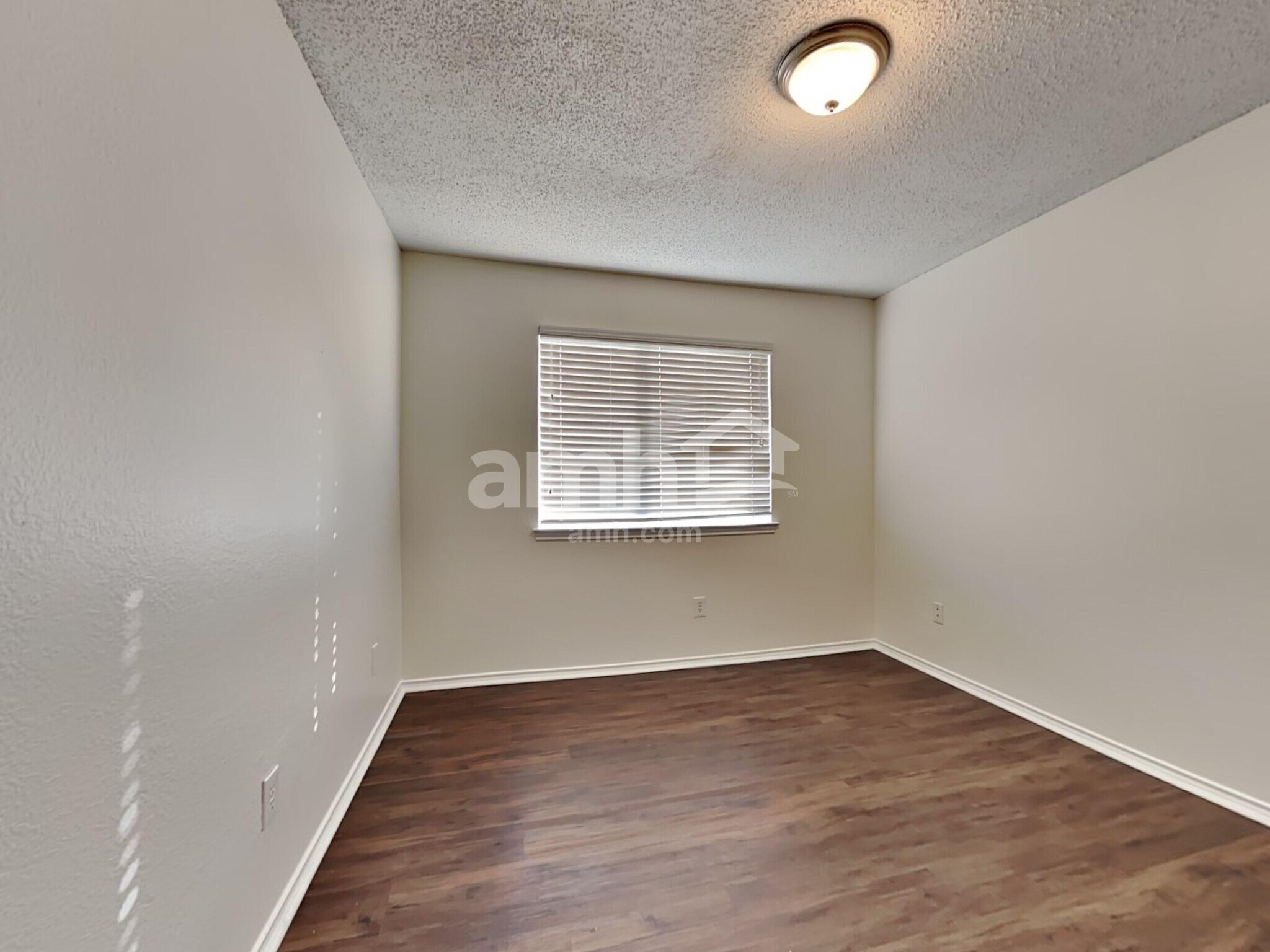 Building Photo - 1364 Honeysuckle Ln